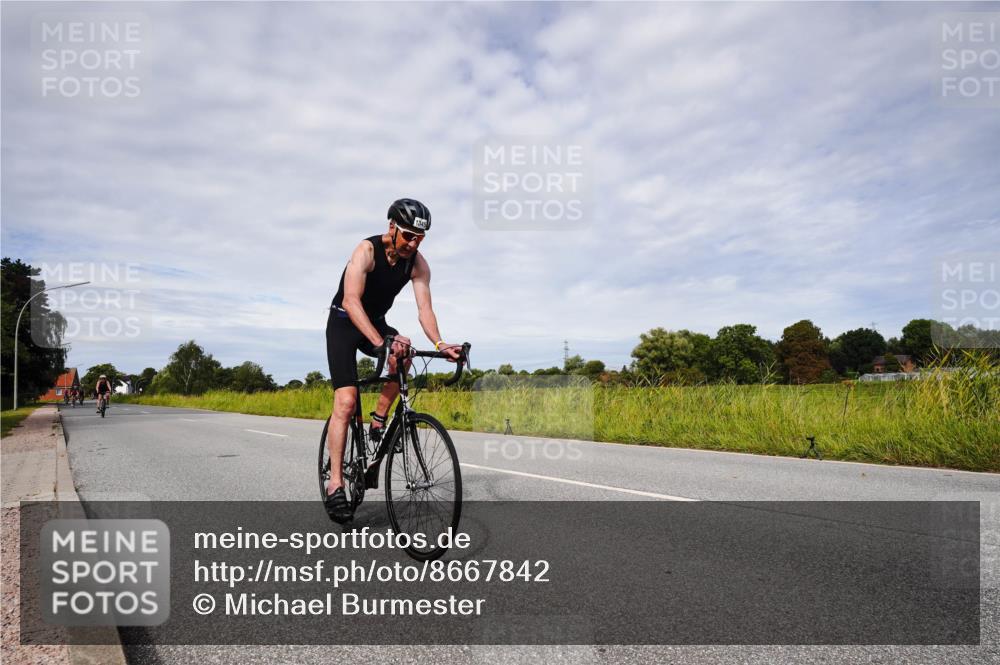 31.08.2025 - Elbe Triathlon Hamburg Michael Burmester http://msf.ph/oto/8667842 31.08.2025 10:57:34 Radfahren 1345, 1377, 1405, 1502 meine-sportfotos.de