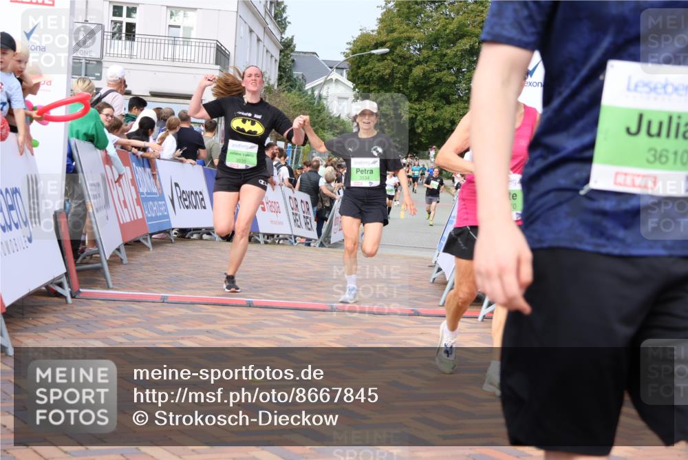 31.08.2025 - 21. Blankeneser Heldenlauf Strokosch-Dieckow http://msf.ph/oto/8667845 31.08.2025 11:15:00 Ziel 3535, 3534, 3586, 3661, 3610, 3270 meine-sportfotos.de