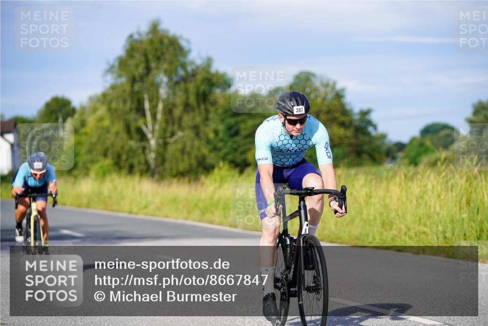 31.08.2025 - Elbe Triathlon Hamburg Michael Burmester http://msf.ph/oto/8667847 31.08.2025 09:44:29 Radfahren 360, 387, 667, 825, 919 meine-sportfotos.de