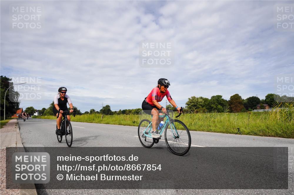 31.08.2025 - Elbe Triathlon Hamburg Michael Burmester http://msf.ph/oto/8667854 31.08.2025 10:57:50 Radfahren 1358, 1401, 1438, 1447, 1503 meine-sportfotos.de