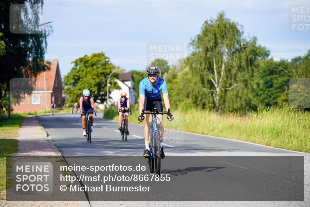 31.08.2025 - Elbe Triathlon Hamburg Michael Burmester http://msf.ph/oto/8667855 31.08.2025 09:44:32 Radfahren 360, 387, 667, 825, 919 meine-sportfotos.de