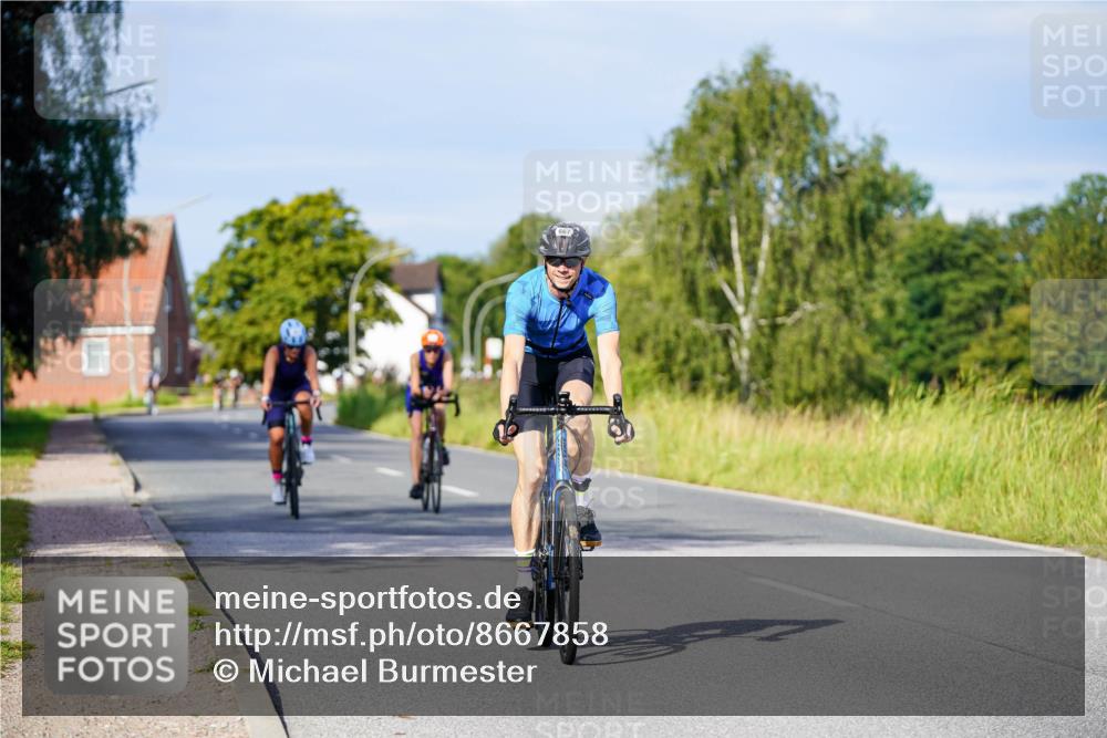 31.08.2025 - Elbe Triathlon Hamburg Michael Burmester http://msf.ph/oto/8667858 31.08.2025 09:44:32 Radfahren 360, 387, 667, 825, 919 meine-sportfotos.de