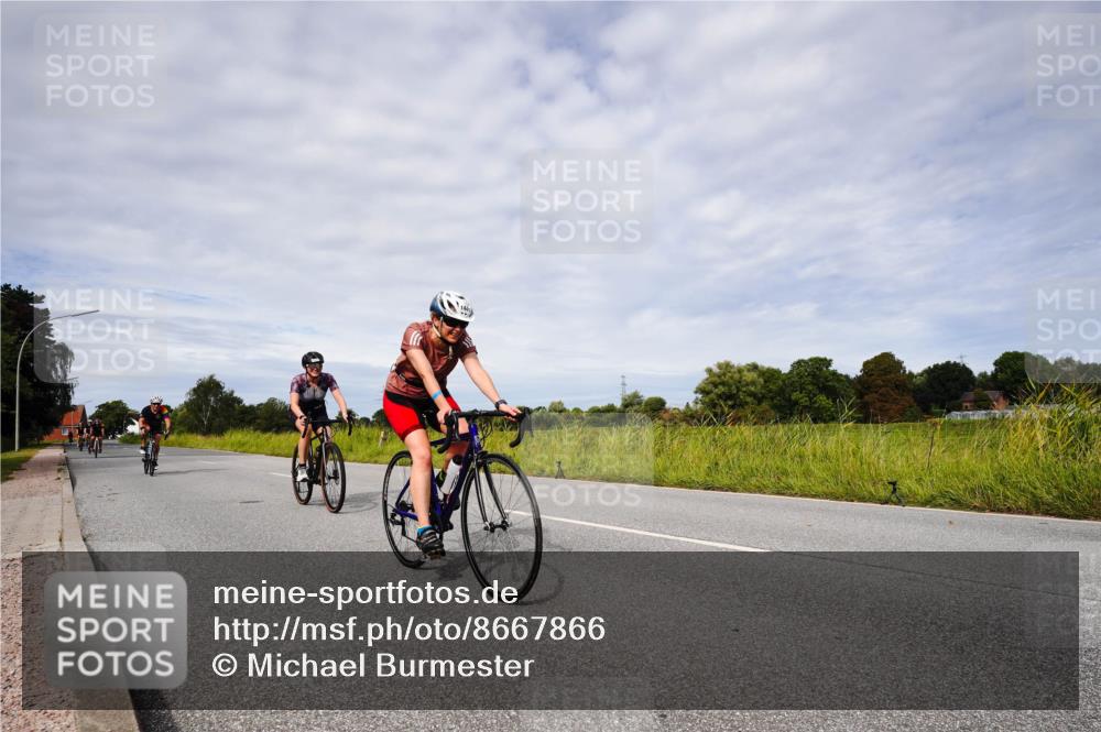 31.08.2025 - Elbe Triathlon Hamburg Michael Burmester http://msf.ph/oto/8667866 31.08.2025 10:58:00 Radfahren 1329, 1351, 1356, 1420, 1441, 1493, 1495 meine-sportfotos.de