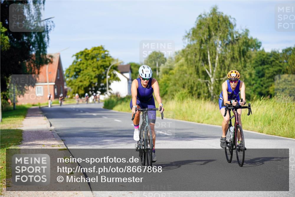 31.08.2025 - Elbe Triathlon Hamburg Michael Burmester http://msf.ph/oto/8667868 31.08.2025 09:44:34 Radfahren 667, 825, 919 meine-sportfotos.de
