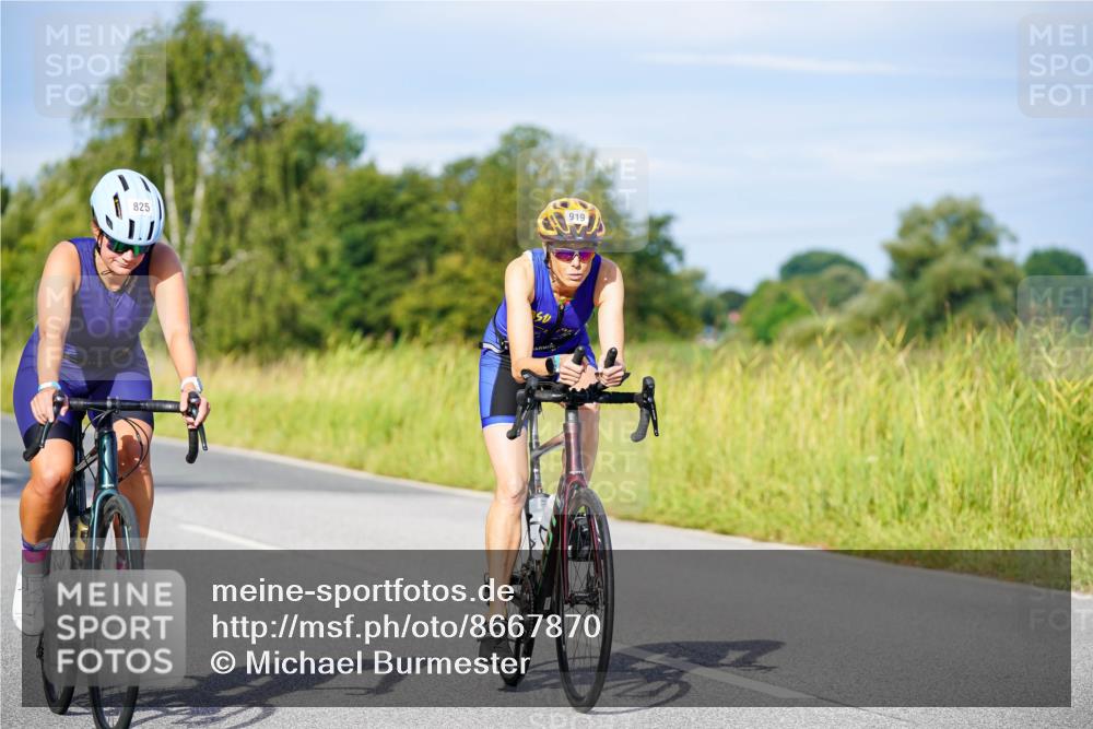 31.08.2025 - Elbe Triathlon Hamburg Michael Burmester http://msf.ph/oto/8667870 31.08.2025 09:44:35 Radfahren 667, 825, 919 meine-sportfotos.de