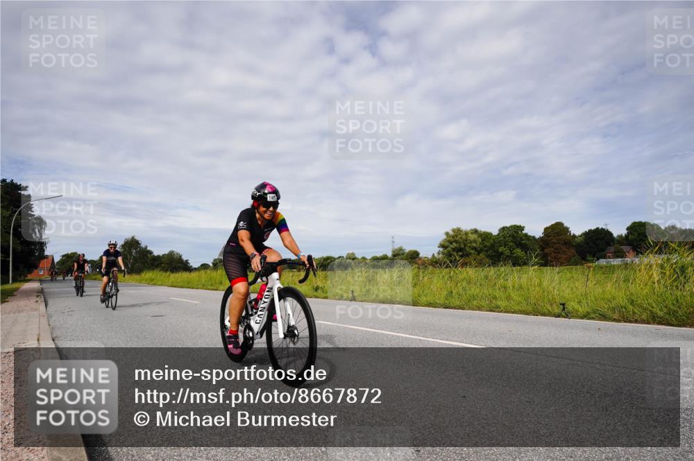 31.08.2025 - Elbe Triathlon Hamburg Michael Burmester http://msf.ph/oto/8667872 31.08.2025 10:58:04 Radfahren 1299, 1329, 1351, 1353, 1356, 1495 meine-sportfotos.de
