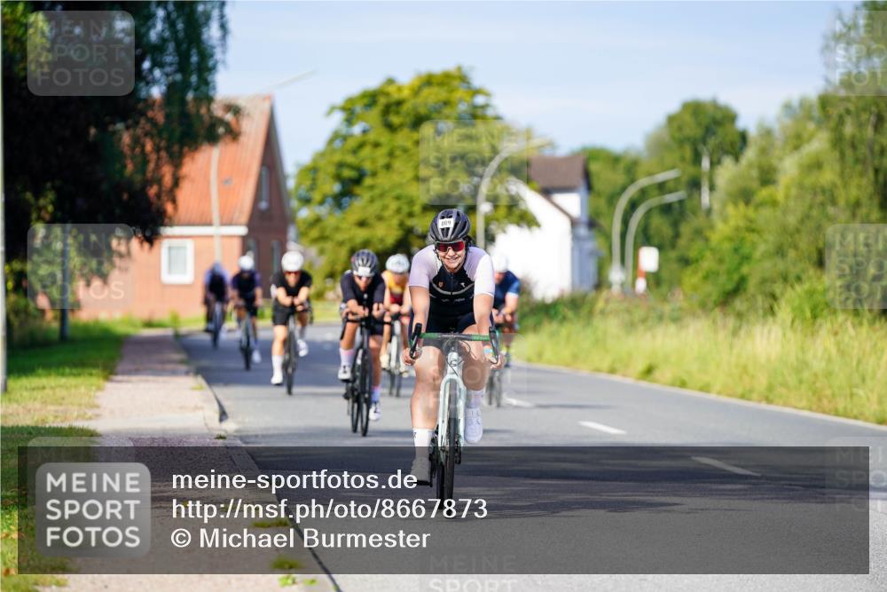 31.08.2025 - Elbe Triathlon Hamburg Michael Burmester http://msf.ph/oto/8667873 31.08.2025 09:44:46 Radfahren 259, 298, 669, 737, 823, 869, 881 meine-sportfotos.de