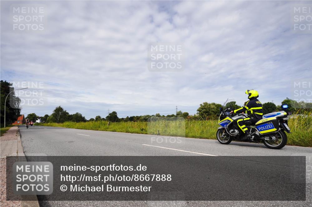 31.08.2025 - Elbe Triathlon Hamburg Michael Burmester http://msf.ph/oto/8667888 31.08.2025 10:58:31 Radfahren 1608 meine-sportfotos.de