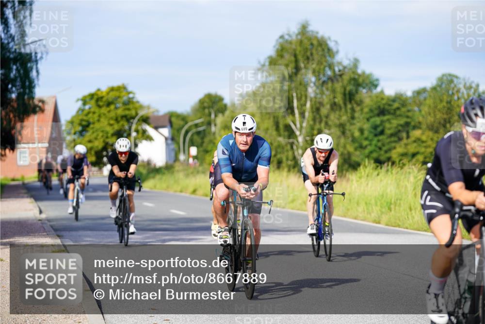 31.08.2025 - Elbe Triathlon Hamburg Michael Burmester http://msf.ph/oto/8667889 31.08.2025 09:44:49 Radfahren 259, 298, 357, 617, 669, 737, 823, 869, 881 meine-sportfotos.de