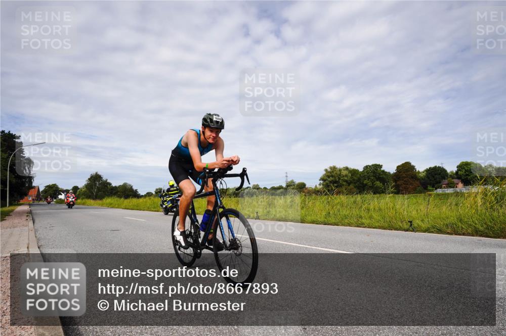 31.08.2025 - Elbe Triathlon Hamburg Michael Burmester http://msf.ph/oto/8667893 31.08.2025 10:58:35 Radfahren 1608 meine-sportfotos.de