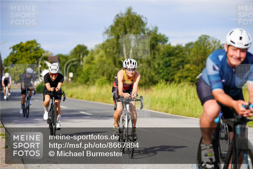 31.08.2025 - Elbe Triathlon Hamburg Michael Burmester http://msf.ph/oto/8667894 31.08.2025 09:44:50 Radfahren 259, 298, 357, 613, 617, 669, 737, 823, 869, 881 meine-sportfotos.de