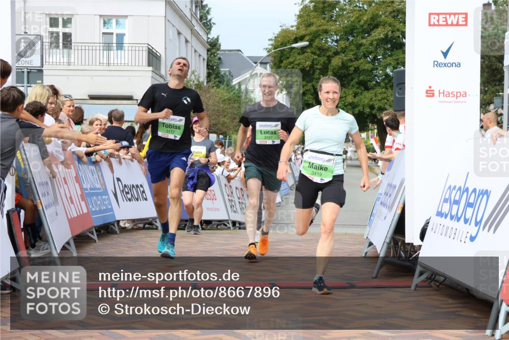 31.08.2025 - 21. Blankeneser Heldenlauf Strokosch-Dieckow http://msf.ph/oto/8667896 31.08.2025 10:57:03 Ziel 2167, 3502, 3419, 3385, 3117, 3157 meine-sportfotos.de