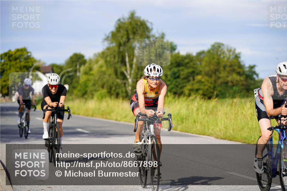 31.08.2025 - Elbe Triathlon Hamburg Michael Burmester http://msf.ph/oto/8667898 31.08.2025 09:44:50 Radfahren 259, 298, 357, 613, 617, 669, 737, 823, 869, 881 meine-sportfotos.de