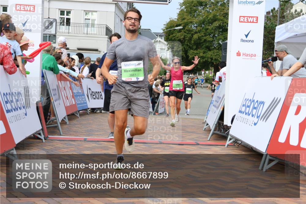 31.08.2025 - 21. Blankeneser Heldenlauf Strokosch-Dieckow http://msf.ph/oto/8667899 31.08.2025 11:14:57 Ziel 3479, 3535, 3534, 3586, 3661, 3610, 3336, 3270 meine-sportfotos.de