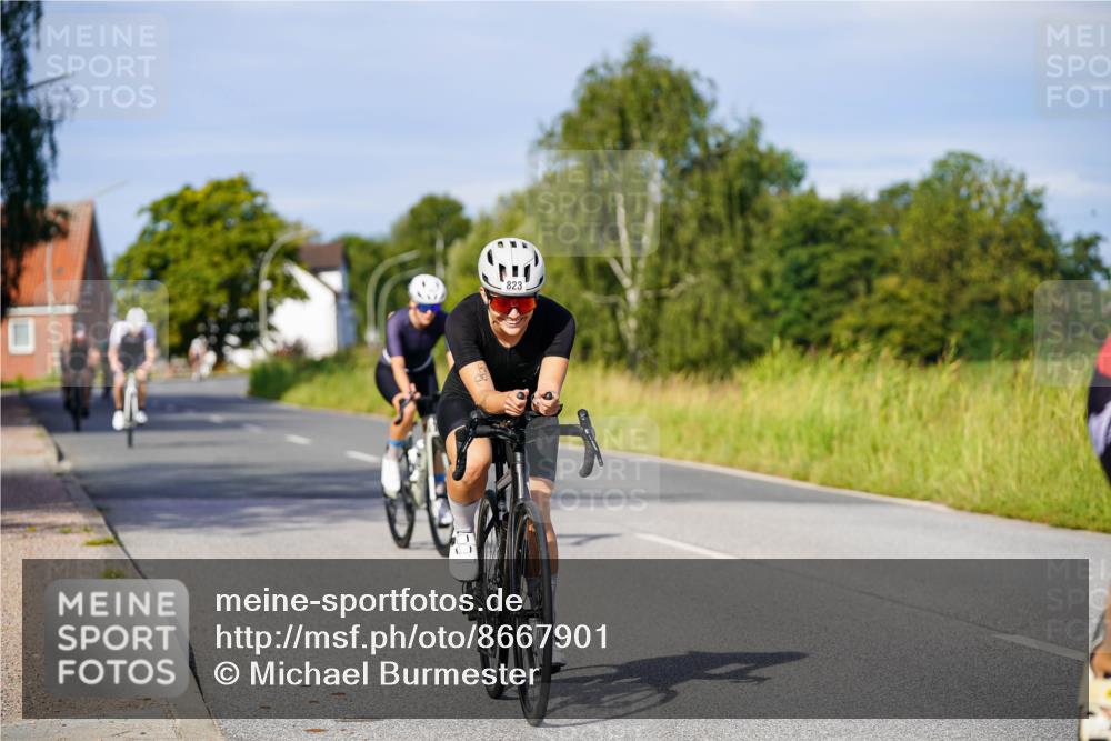 31.08.2025 - Elbe Triathlon Hamburg Michael Burmester http://msf.ph/oto/8667901 31.08.2025 09:44:51 Radfahren 259, 298, 357, 613, 617, 669, 737, 773, 823, 881 meine-sportfotos.de