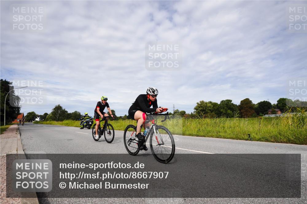 31.08.2025 - Elbe Triathlon Hamburg Michael Burmester http://msf.ph/oto/8667907 31.08.2025 10:58:55 Radfahren 1280, 1327, 1387, 1394, 1575 meine-sportfotos.de