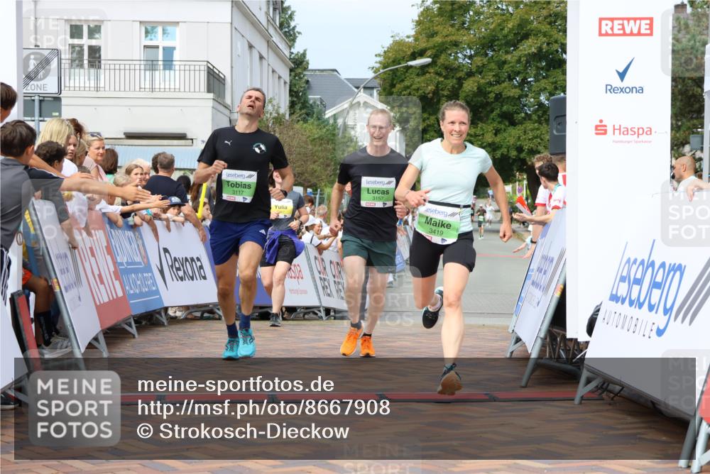 31.08.2025 - 21. Blankeneser Heldenlauf Strokosch-Dieckow http://msf.ph/oto/8667908 31.08.2025 10:57:03 Ziel 2167, 3502, 3419, 3385, 3117, 3157 meine-sportfotos.de