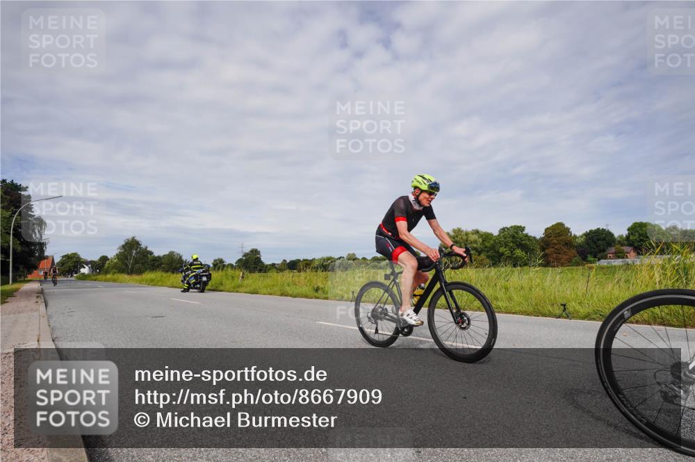 31.08.2025 - Elbe Triathlon Hamburg Michael Burmester http://msf.ph/oto/8667909 31.08.2025 10:58:55 Radfahren 1280, 1327, 1387, 1394, 1575 meine-sportfotos.de