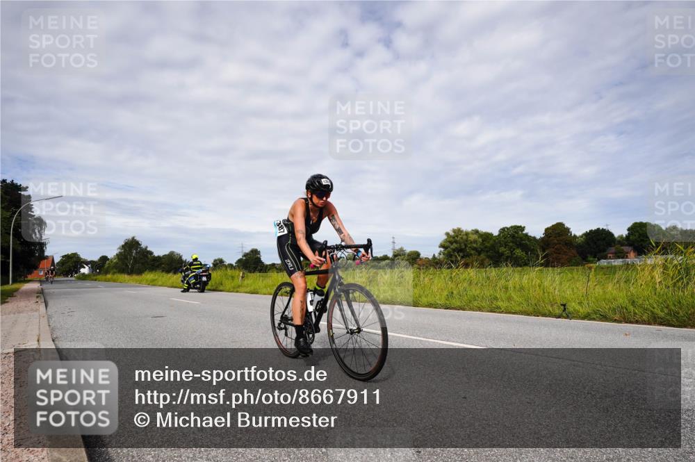 31.08.2025 - Elbe Triathlon Hamburg Michael Burmester http://msf.ph/oto/8667911 31.08.2025 10:59:00 Radfahren 1369, 1387 meine-sportfotos.de