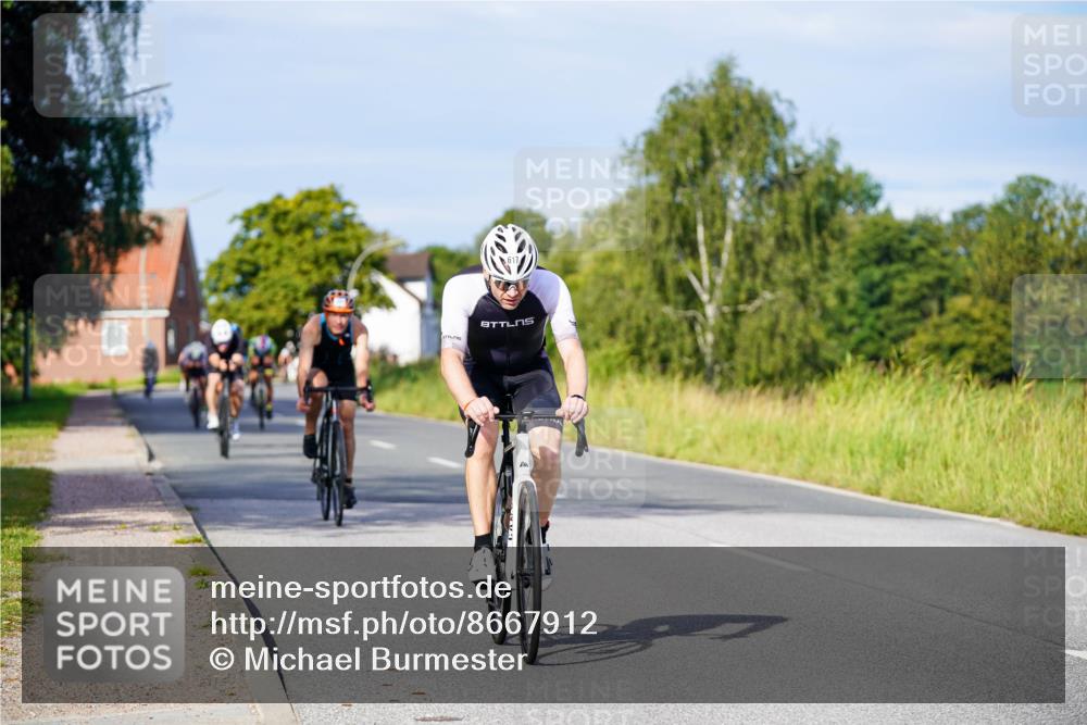 31.08.2025 - Elbe Triathlon Hamburg Michael Burmester http://msf.ph/oto/8667912 31.08.2025 09:44:54 Radfahren 292, 357, 527, 613, 617, 773, 823, 881 meine-sportfotos.de