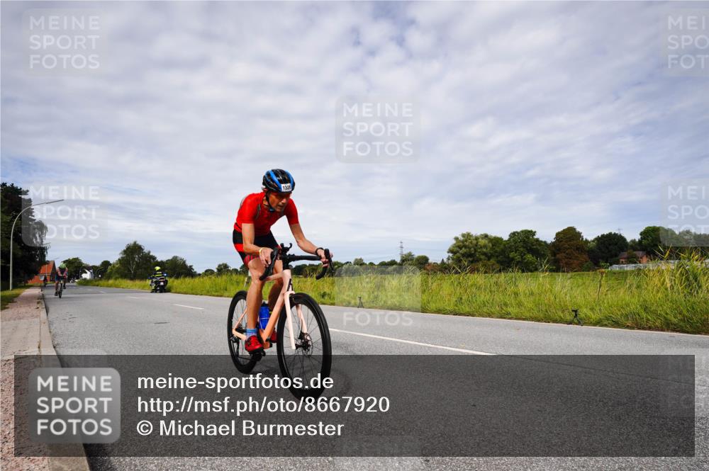 31.08.2025 - Elbe Triathlon Hamburg Michael Burmester http://msf.ph/oto/8667920 31.08.2025 10:59:18 Radfahren 1251, 1326 meine-sportfotos.de