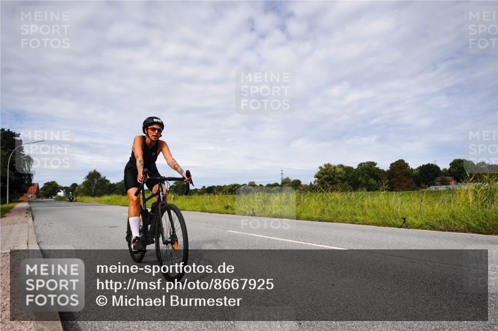 31.08.2025 - Elbe Triathlon Hamburg Michael Burmester http://msf.ph/oto/8667925 31.08.2025 10:59:27 Radfahren 1452 meine-sportfotos.de