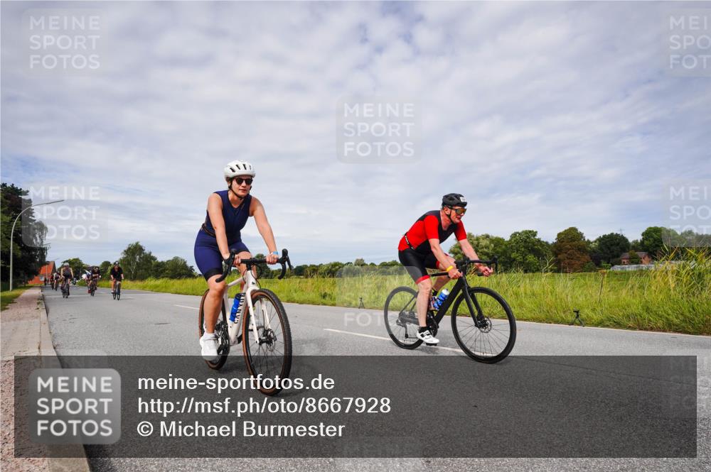 31.08.2025 - Elbe Triathlon Hamburg Michael Burmester http://msf.ph/oto/8667928 31.08.2025 10:59:43 Radfahren 1281, 1310, 1318, 1319, 1344, 1362, 1417, 1423 meine-sportfotos.de