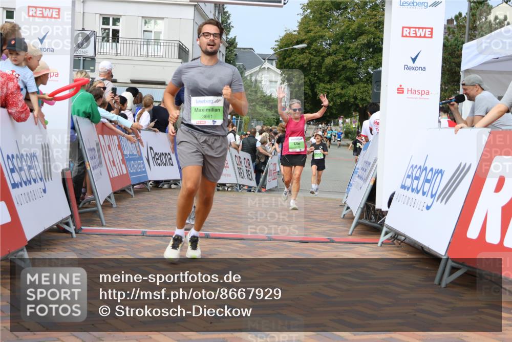 31.08.2025 - 21. Blankeneser Heldenlauf Strokosch-Dieckow http://msf.ph/oto/8667929 31.08.2025 11:14:57 Ziel 3479, 3535, 3534, 3586, 3661, 3610, 3336, 3270 meine-sportfotos.de