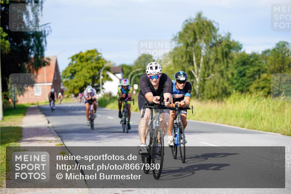 31.08.2025 - Elbe Triathlon Hamburg Michael Burmester http://msf.ph/oto/8667930 31.08.2025 09:44:57 Radfahren 292, 357, 469, 527, 613, 617, 773 meine-sportfotos.de