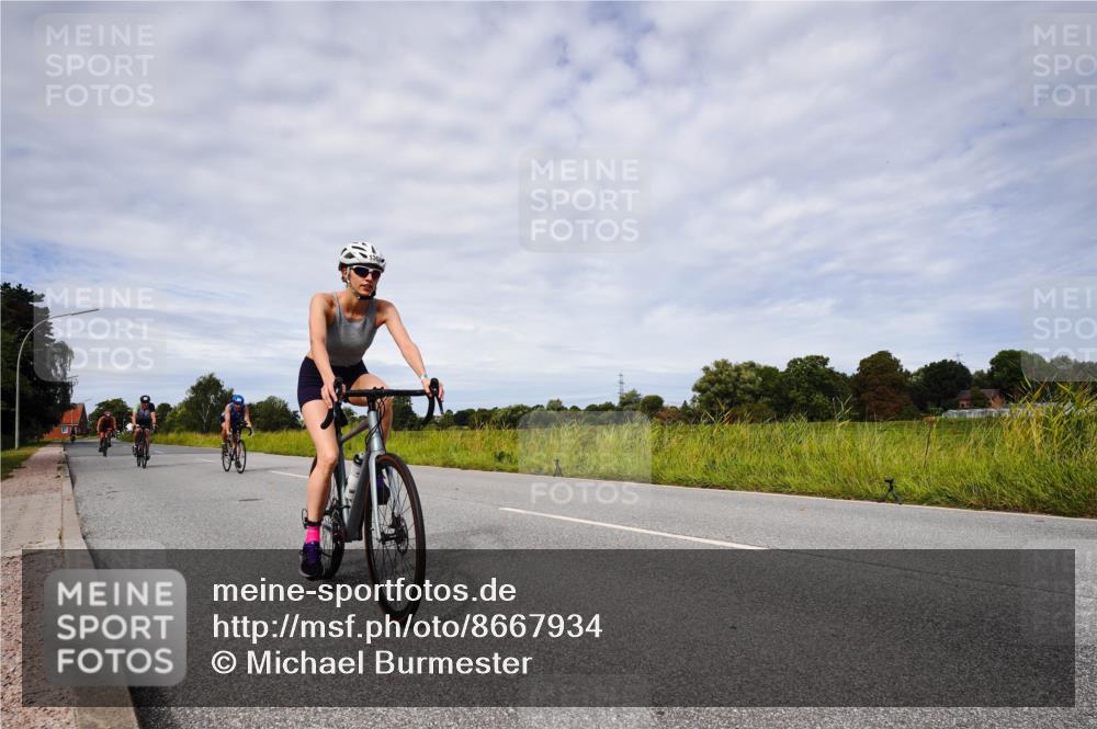 31.08.2025 - Elbe Triathlon Hamburg Michael Burmester http://msf.ph/oto/8667934 31.08.2025 10:59:46 Radfahren 1310, 1318, 1319, 1344, 1362, 1417 meine-sportfotos.de