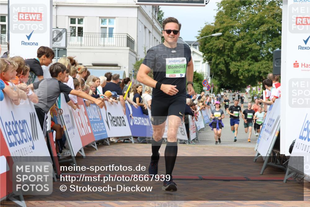 31.08.2025 - 21. Blankeneser Heldenlauf Strokosch-Dieckow http://msf.ph/oto/8667939 31.08.2025 10:56:59 Ziel 3419, 3385, 3117, 3157 meine-sportfotos.de