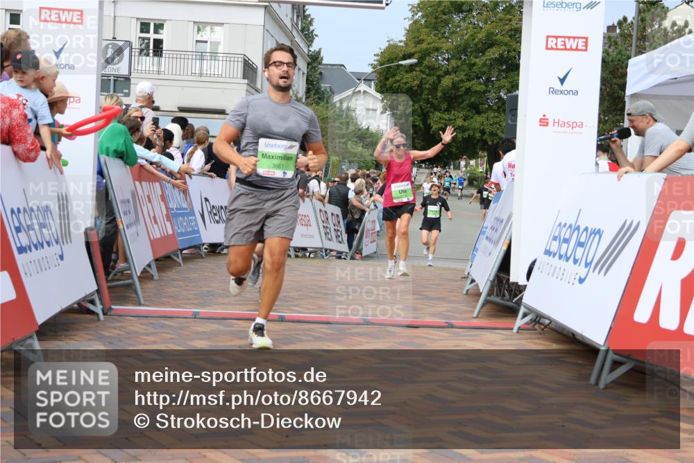 31.08.2025 - 21. Blankeneser Heldenlauf Strokosch-Dieckow http://msf.ph/oto/8667942 31.08.2025 11:14:57 Ziel 3479, 3535, 3534, 3586, 3661, 3610, 3336, 3270 meine-sportfotos.de