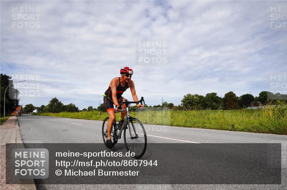 31.08.2025 - Elbe Triathlon Hamburg Michael Burmester http://msf.ph/oto/8667944 31.08.2025 10:59:49 Radfahren 1252, 1310, 1318, 1344, 1368 meine-sportfotos.de