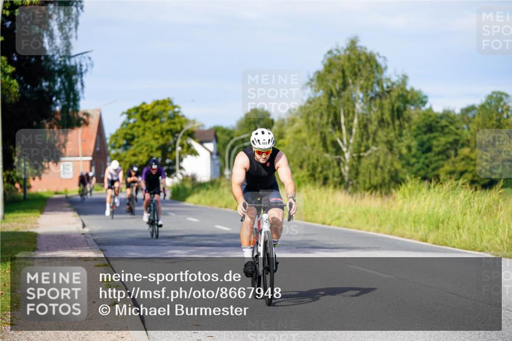 31.08.2025 - Elbe Triathlon Hamburg Michael Burmester http://msf.ph/oto/8667948 31.08.2025 09:45:03 Radfahren 292, 409, 469, 646, 896 meine-sportfotos.de