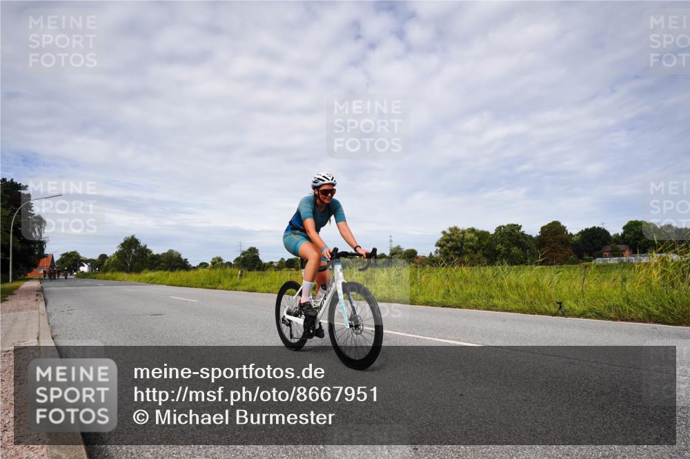 31.08.2025 - Elbe Triathlon Hamburg Michael Burmester http://msf.ph/oto/8667951 31.08.2025 11:00:00 Radfahren 1273, 1313, 1426, 1490, 1588 meine-sportfotos.de