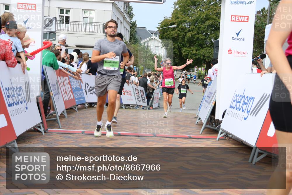 31.08.2025 - 21. Blankeneser Heldenlauf Strokosch-Dieckow http://msf.ph/oto/8667966 31.08.2025 11:14:57 Ziel 3479, 3535, 3534, 3586, 3661, 3610, 3336, 3270 meine-sportfotos.de