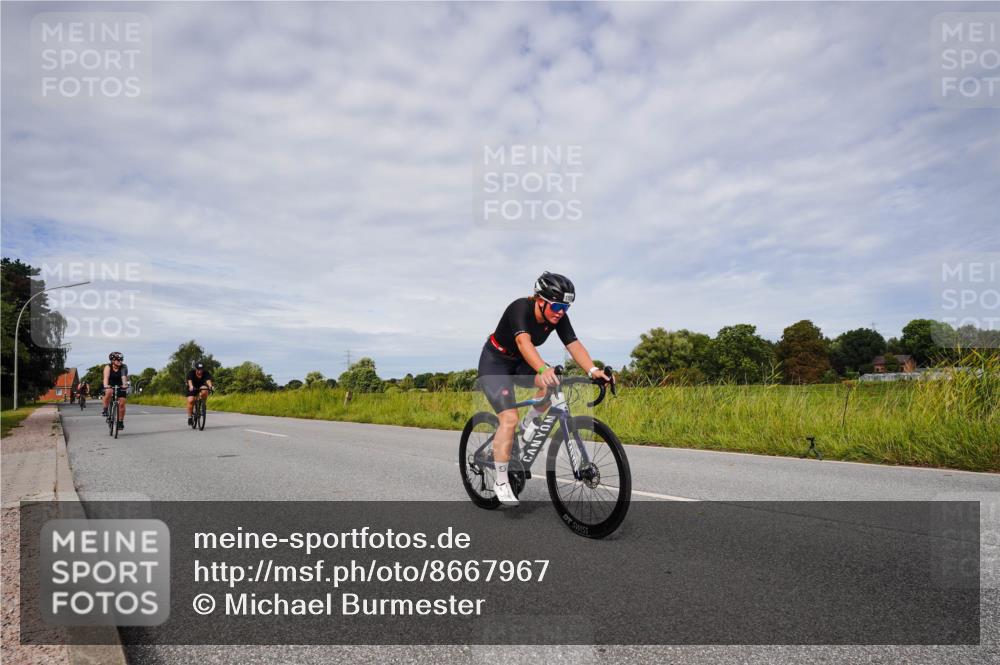 31.08.2025 - Elbe Triathlon Hamburg Michael Burmester http://msf.ph/oto/8667967 31.08.2025 11:00:17 Radfahren 1283, 1322, 1347, 1402, 1594 meine-sportfotos.de