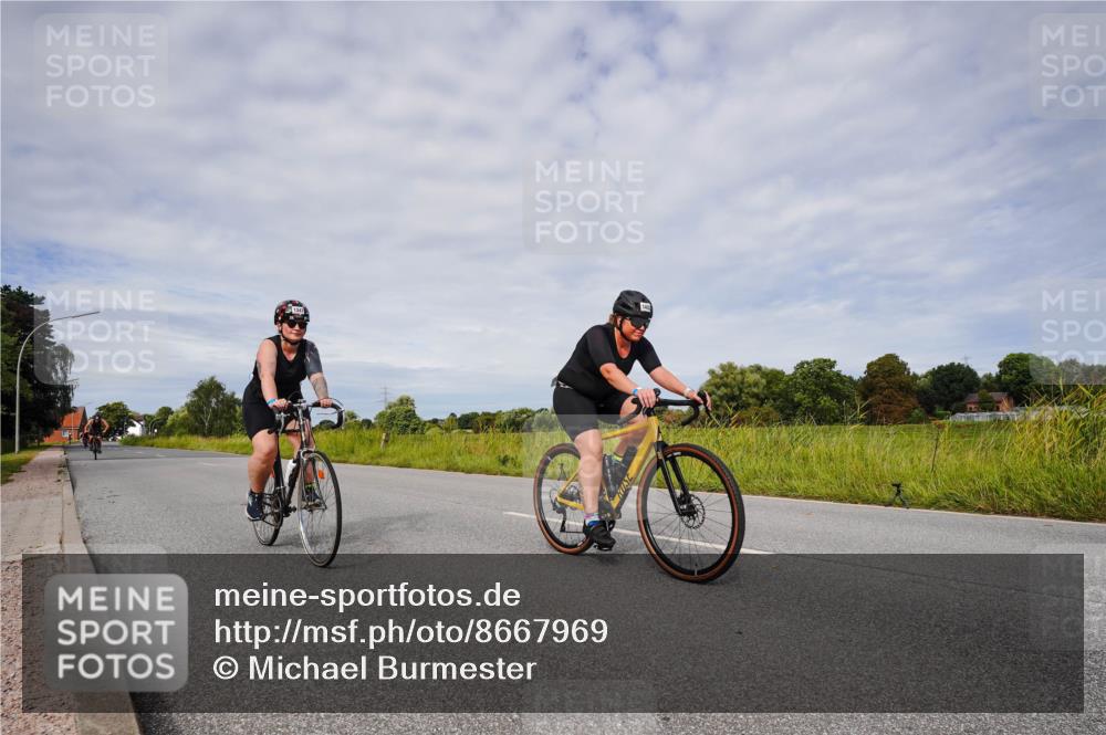 31.08.2025 - Elbe Triathlon Hamburg Michael Burmester http://msf.ph/oto/8667969 31.08.2025 11:00:19 Radfahren 1322, 1347, 1402, 1594, 1604 meine-sportfotos.de