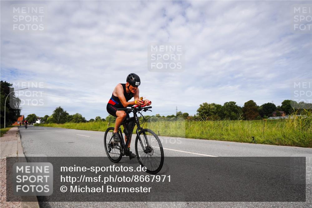 31.08.2025 - Elbe Triathlon Hamburg Michael Burmester http://msf.ph/oto/8667971 31.08.2025 11:00:22 Radfahren 1322, 1338, 1347, 1604 meine-sportfotos.de