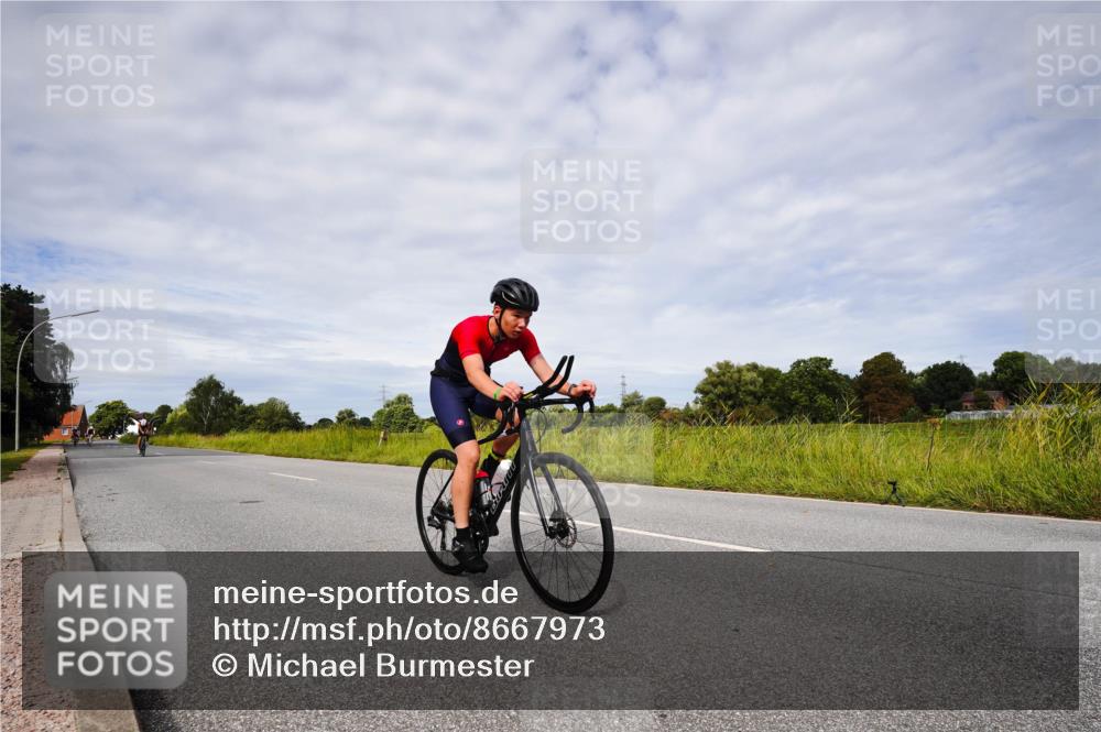 31.08.2025 - Elbe Triathlon Hamburg Michael Burmester http://msf.ph/oto/8667973 31.08.2025 11:00:25 Radfahren 1338, 1604 meine-sportfotos.de