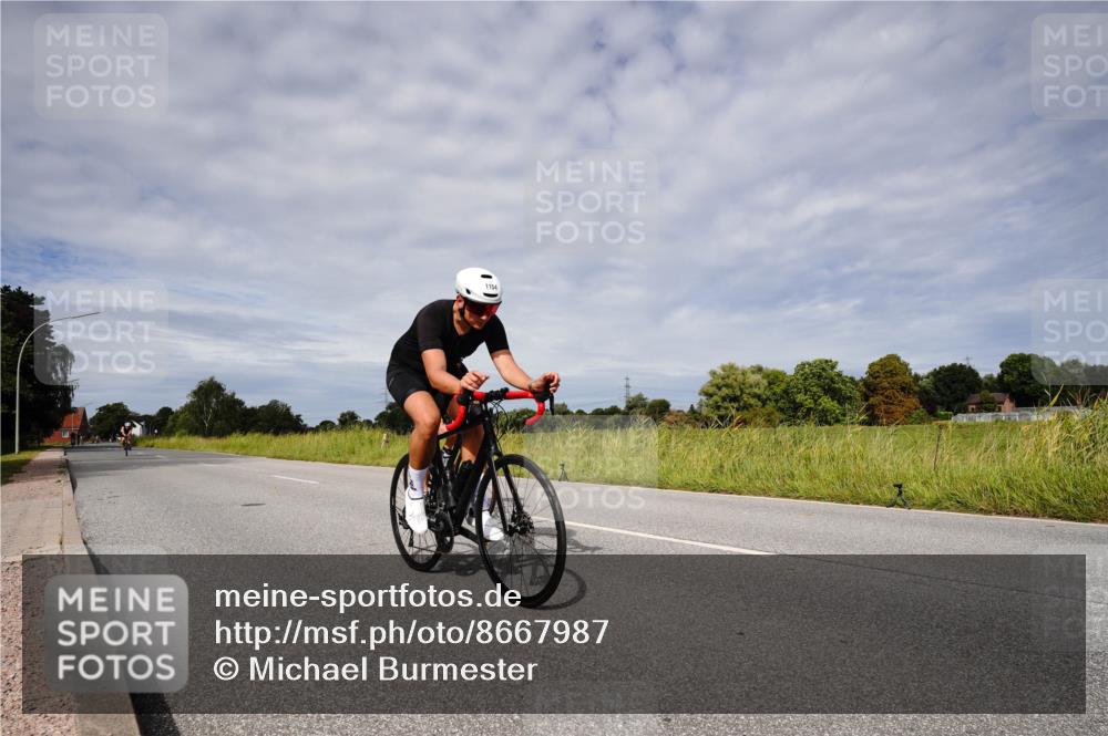 31.08.2025 - Elbe Triathlon Hamburg Michael Burmester http://msf.ph/oto/8667987 31.08.2025 11:00:57 Radfahren 1154, 1277, 1337 meine-sportfotos.de