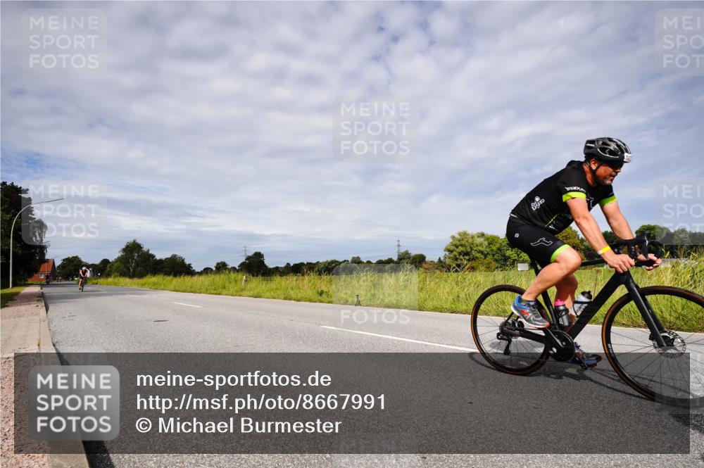 31.08.2025 - Elbe Triathlon Hamburg Michael Burmester http://msf.ph/oto/8667991 31.08.2025 11:00:58 Radfahren 1154, 1277, 1337 meine-sportfotos.de