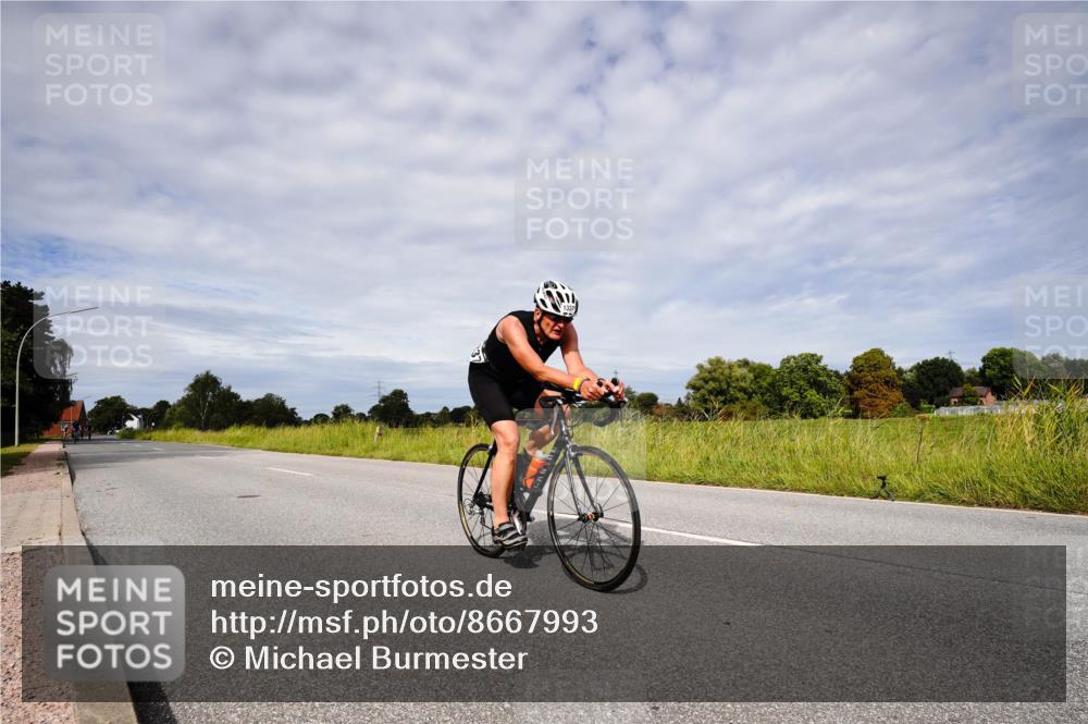 31.08.2025 - Elbe Triathlon Hamburg Michael Burmester http://msf.ph/oto/8667993 31.08.2025 11:01:01 Radfahren 1245, 1337 meine-sportfotos.de