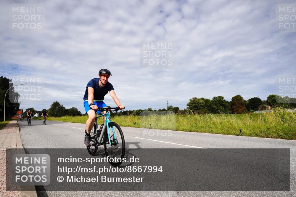 31.08.2025 - Elbe Triathlon Hamburg Michael Burmester http://msf.ph/oto/8667994 31.08.2025 11:01:08 Radfahren 1245, 1259, 1359, 1397, 1609 meine-sportfotos.de