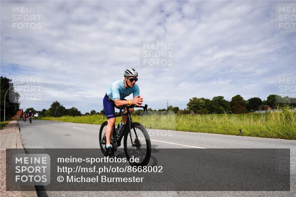 31.08.2025 - Elbe Triathlon Hamburg Michael Burmester http://msf.ph/oto/8668002 31.08.2025 11:01:13 Radfahren 1259, 1359, 1360, 1397, 1612 meine-sportfotos.de