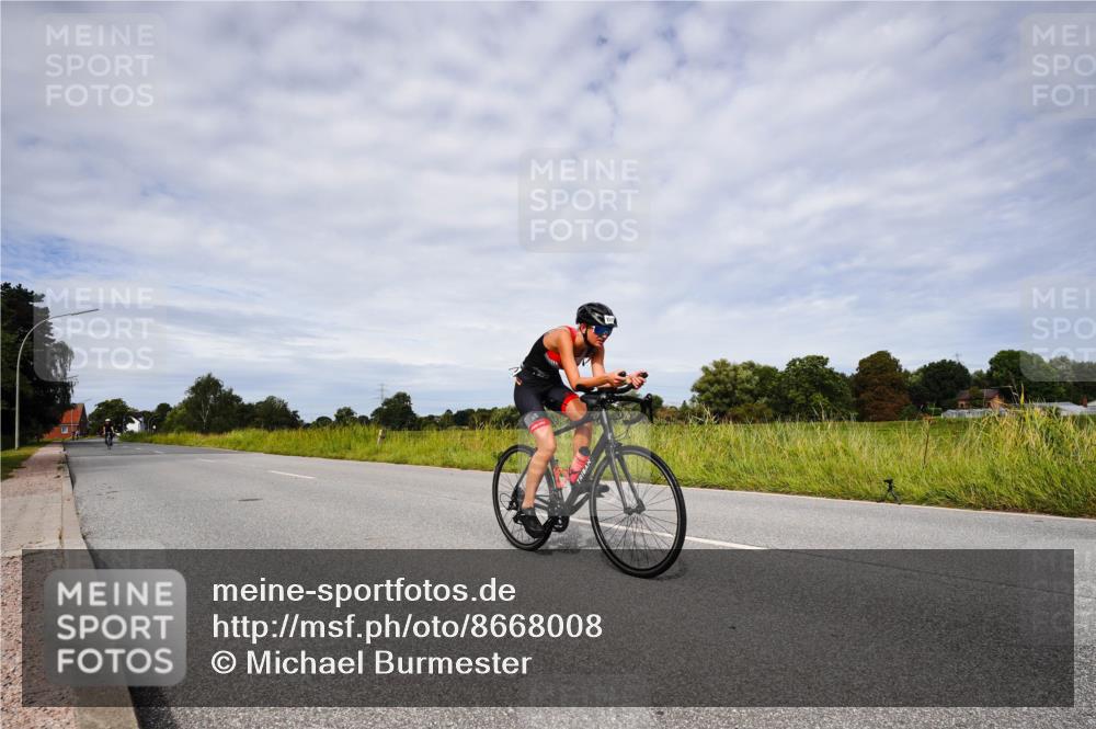 31.08.2025 - Elbe Triathlon Hamburg Michael Burmester http://msf.ph/oto/8668008 31.08.2025 11:01:18 Radfahren 1307, 1359, 1360, 1612 meine-sportfotos.de
