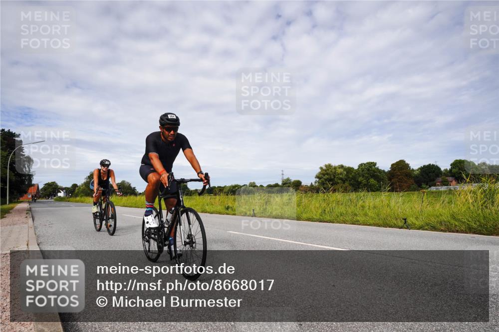31.08.2025 - Elbe Triathlon Hamburg Michael Burmester http://msf.ph/oto/8668017 31.08.2025 11:01:40 Radfahren 1385 meine-sportfotos.de