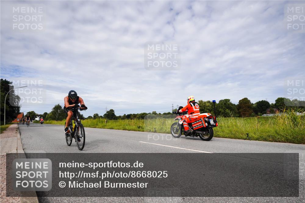 31.08.2025 - Elbe Triathlon Hamburg Michael Burmester http://msf.ph/oto/8668025 31.08.2025 11:01:48 Radfahren 1248, 1317, 1455 meine-sportfotos.de