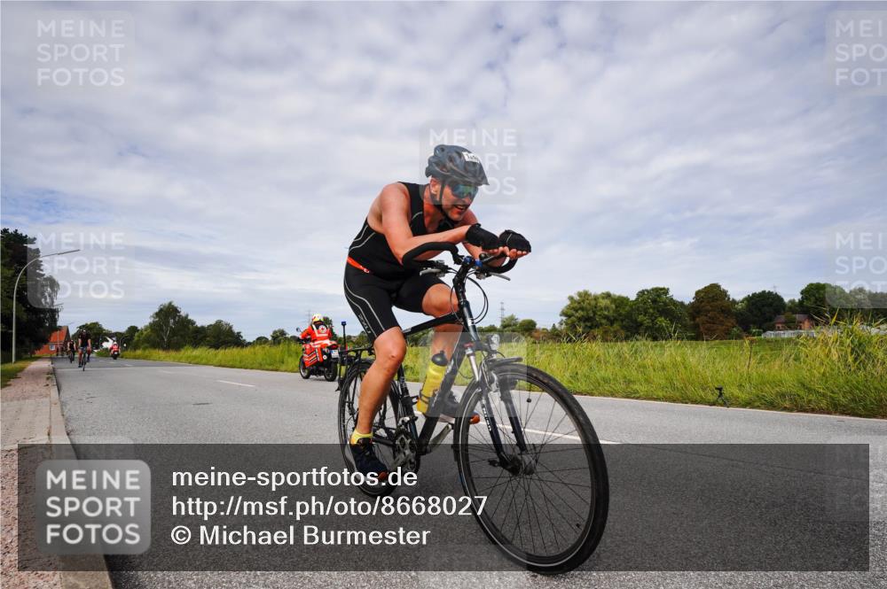 31.08.2025 - Elbe Triathlon Hamburg Michael Burmester http://msf.ph/oto/8668027 31.08.2025 11:01:48 Radfahren 1248, 1317, 1455 meine-sportfotos.de