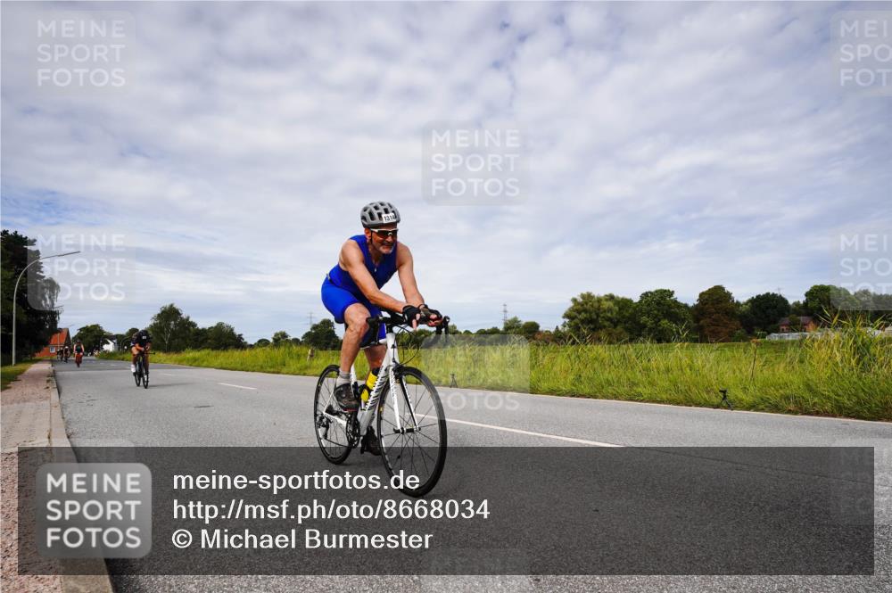 31.08.2025 - Elbe Triathlon Hamburg Michael Burmester http://msf.ph/oto/8668034 31.08.2025 11:01:58 Radfahren 1314, 1453, 1580, 1610 meine-sportfotos.de